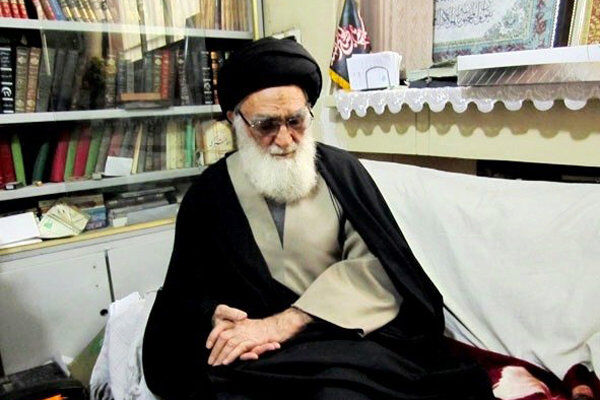 امام جمعه ورامین: جایگاه معنوی مرجعیت شیعه باید حفظ شود