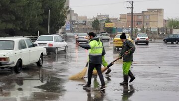 آبگرفتگی معابر شهر بومهن در پی بارش شدید باران