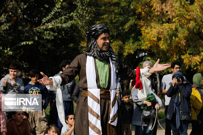 زریبار هم به کمک جشنواره تئاتر مریوان آمد 3