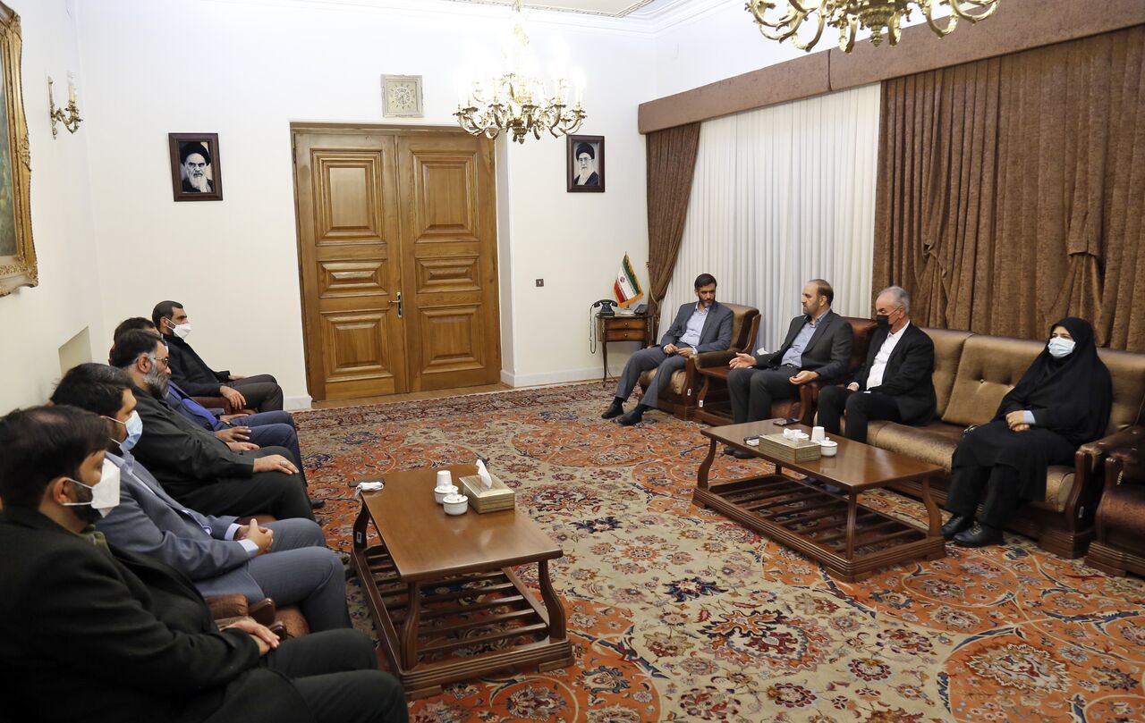 استاندار آذربایجان‌شرقی: موانع توسعه مناطق آزاد رفع شود