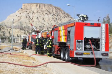 مانور سطح 3 آتش فورانی در پالایشگاه گاز ایلام