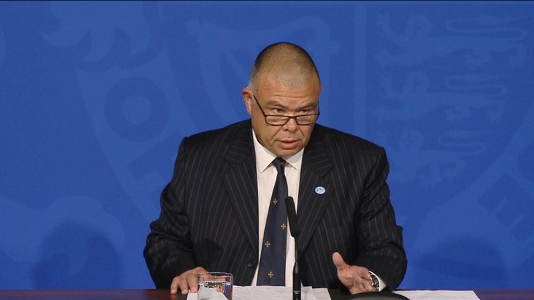 مشاور علمی دولت انگلیس: هنوز از بحران کرونا عبور نکرده‌ایم