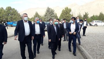 بازدید وزیر دادگستری از سیلوی ۱۰۰ هزار تنی و طرح تصفیه‌خانه گرمسار