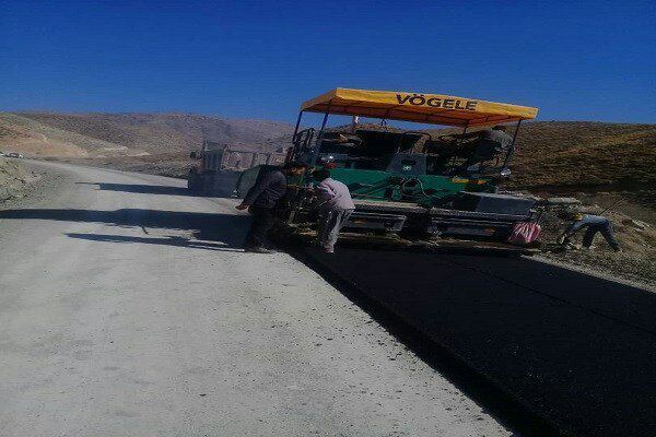 آسفالت راه پنج روستای شیروان آغاز شد