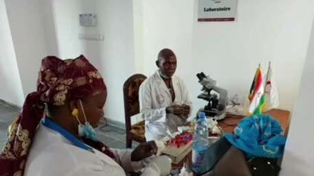 IRCS presents medical services to Malian people