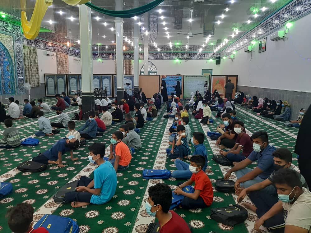  ۵۳۰ بسته نوشت‌افزار بین مددجویان کمیته امداد اروندکنار توزیع شد