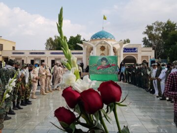 استقبال از خانواده شهید «رستم علی بابایی شهرکی» در گلزار شهدای بوشهر