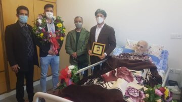 اهدای مدال تکواندو آسیا به خانواده شهید غنیمت پور در شاهرود 
