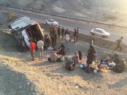 واژگونی اتوبوس مسافری در جاده بندرعباس  ۱۹مجروح برجای گذاشت