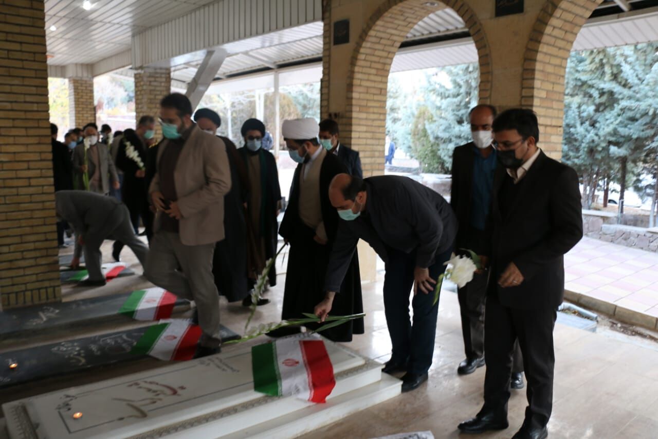 آغاز سفر یکروزه استاندار تهران به شهرستان دماوند/ تجدید میثاق با شهدا