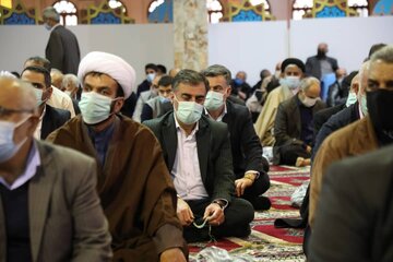 استاندار جدید مازندران با حضور در نماز جمعه با ساروی‌ها گفت و گو کرد