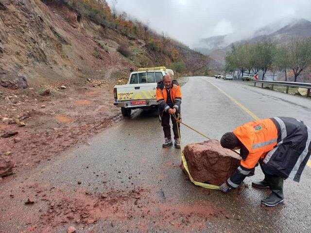 ارتفاع برف در راه های کوهستانی رضوانشهر به ۵۰ سانتی متر رسید