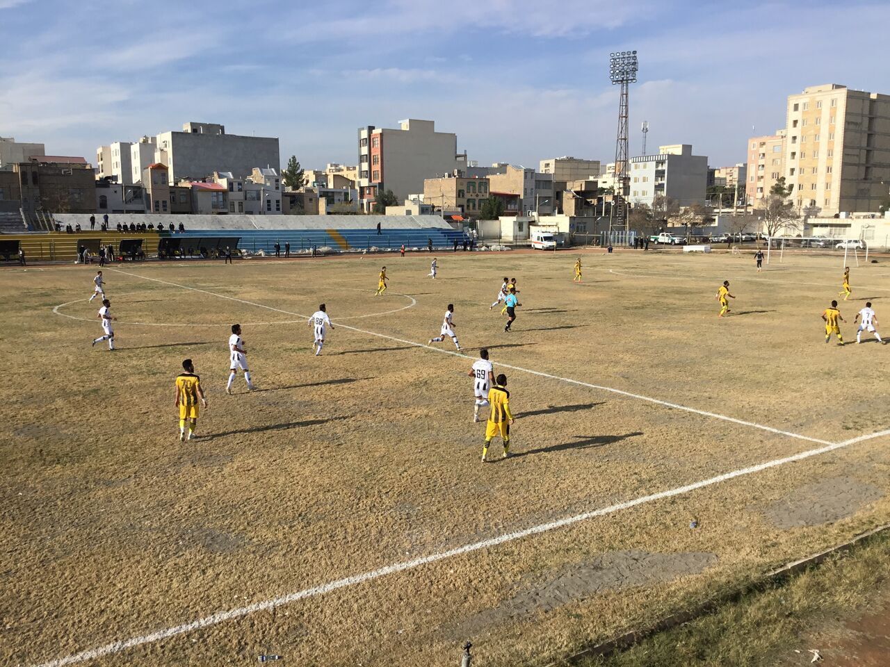 خوشه طلایی باز هم در آستانه آوارگی