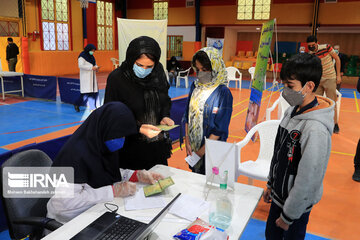 حدود ۳۸ درصد دانش آموزان مهابادی هر ۲ دُز واکسن کرونا را تزریق کردند