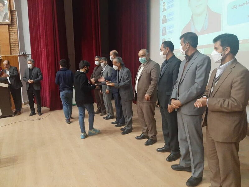 دانش‌آموزان رتبه‌های برتر جشنواره خوارزمی استان کرمانشاه تجلیل شدند