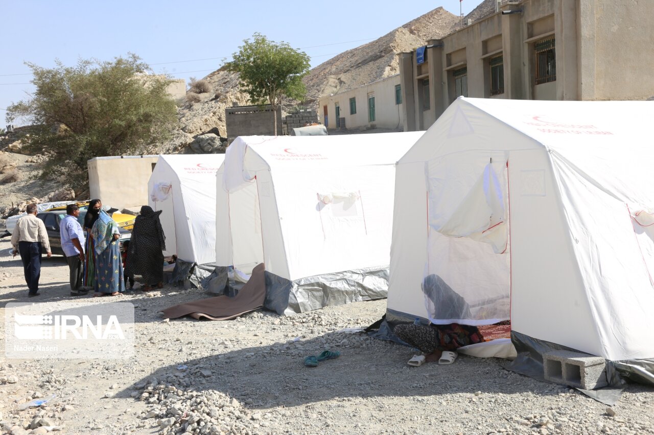 ۵ هزار تخته چادر در مناطق زلزله زده هرمزگان توزیع شد