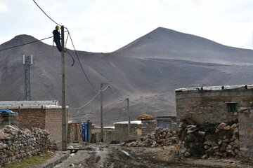 شبکه برق ۵٠٠ روستای آذربایجان‌غربی بهسازی می‌شود