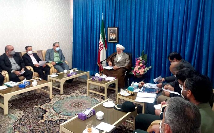 امام جمعه کاشان از کمبود کتاب‌های دینی حوزه کودک و نوجوان انتقاد کرد