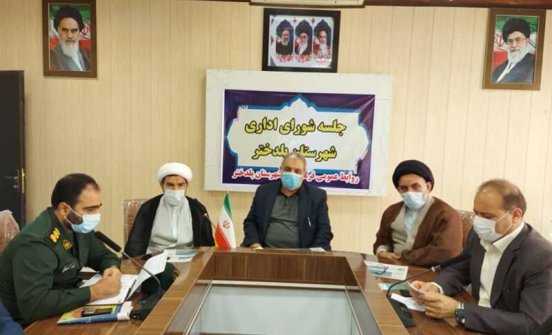 فرماندار: ساخت ادامه دیواره ساحلی شهر پلدختر ضروری است