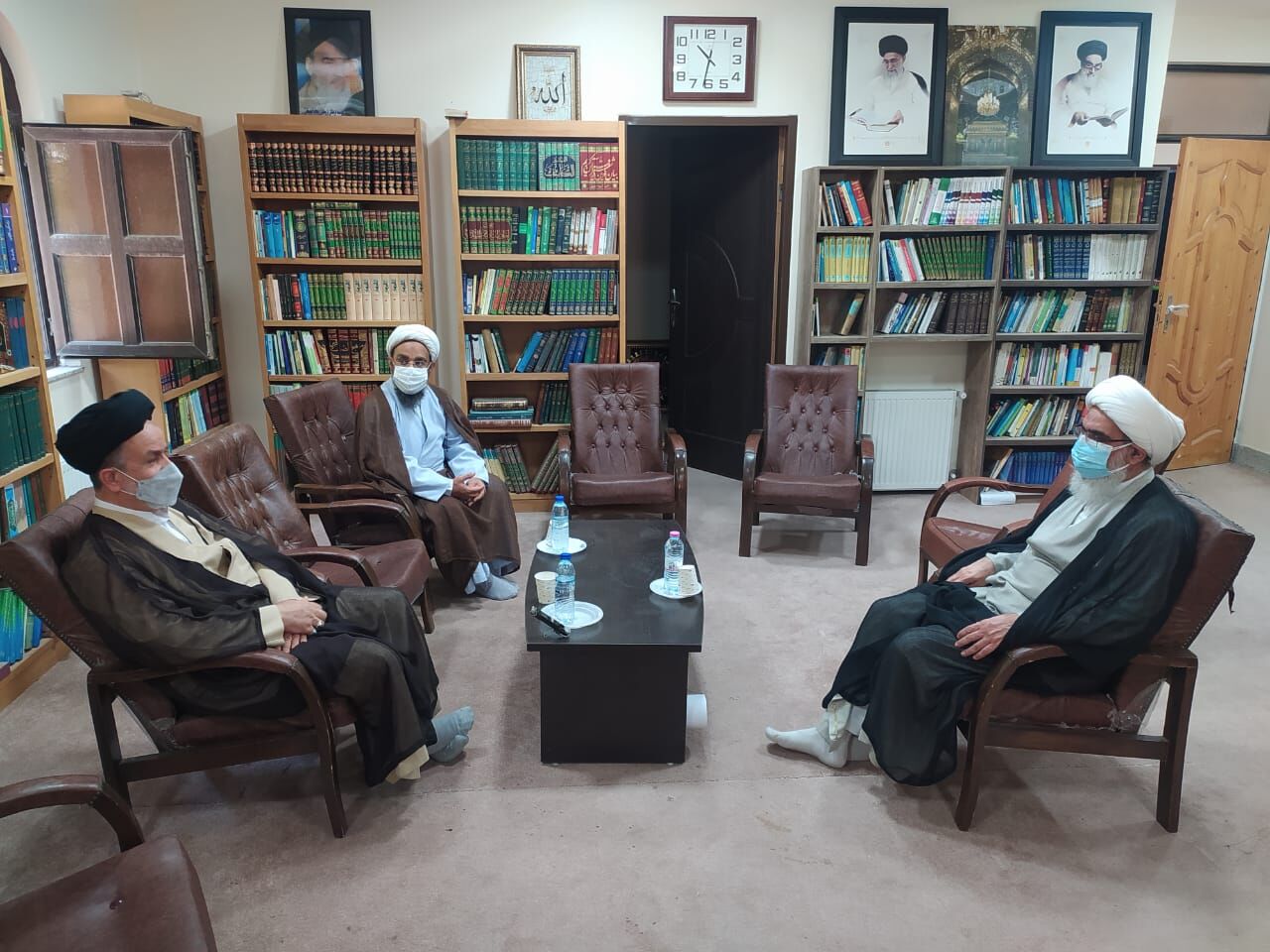 امام جمعه بوشهر: دانشجویان باید از تهاجم فرهنگی دشمن در امان باشند