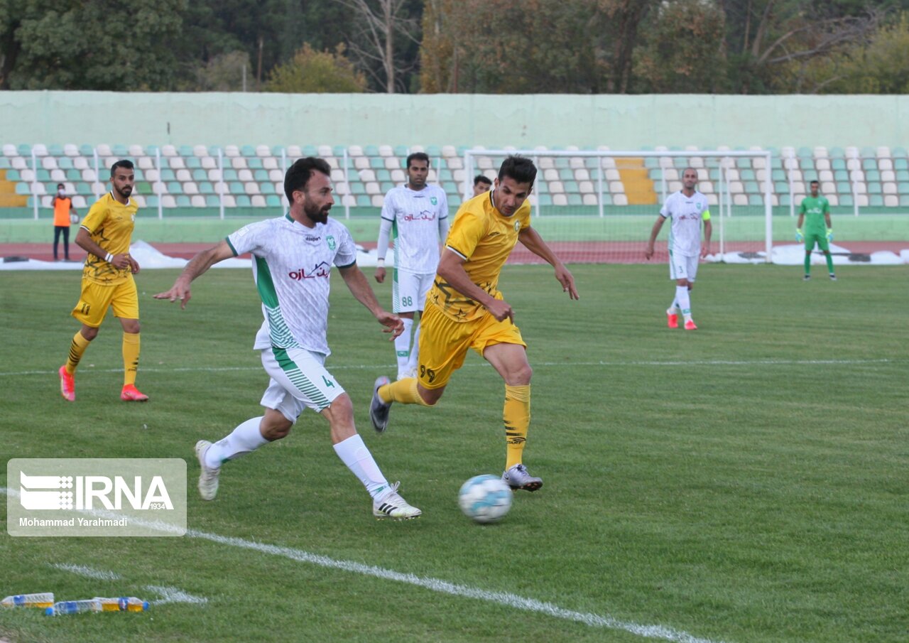 تیم فوتبال زاگرس مهاباد مقابل آینده سازان پیرانشهر متوقف شد