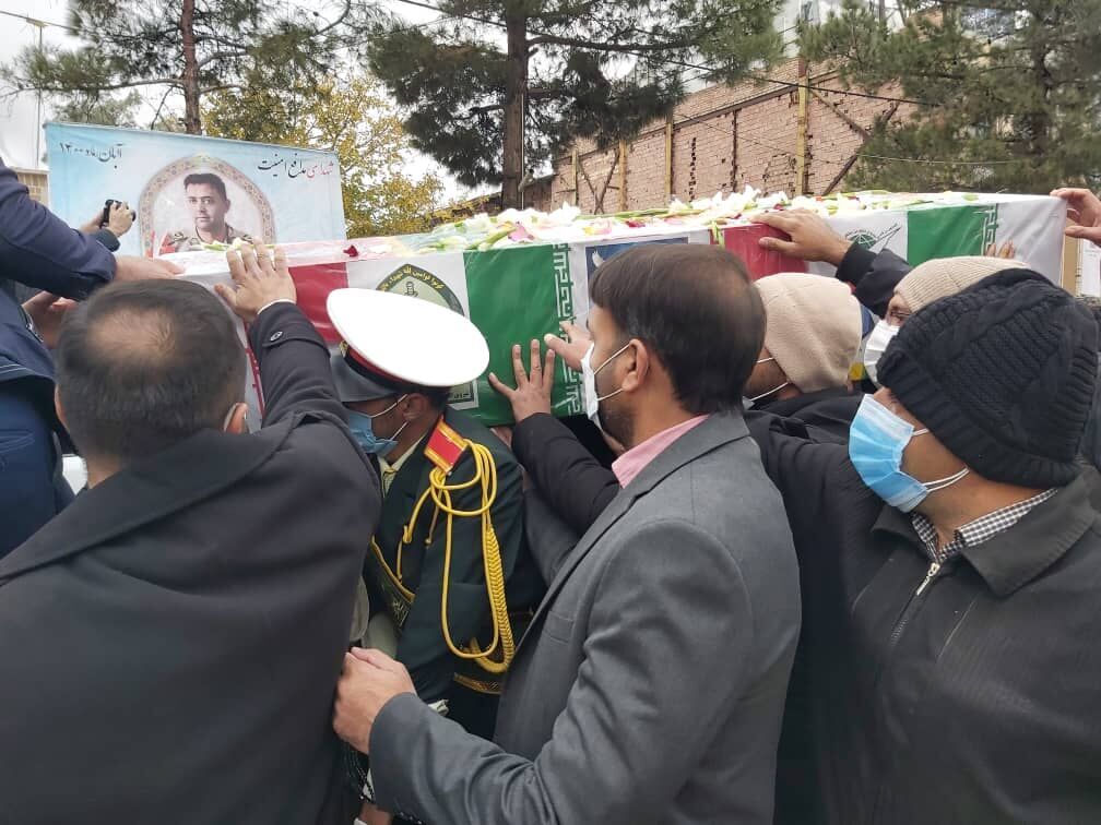 در وصف شهدای نیروی انتظامی/مردانی که به عرش رسیدند در وصف شهدای نیروی انتظامی/مردانی که به عرش رسیدند