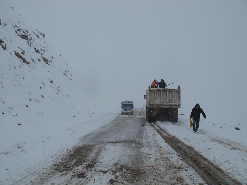 رانندگان از ورود به جاده پونل-خلخال خودداری کنند رانندگان از ورود به جاده پونل-خلخال خودداری کنند