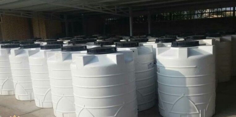 ۹۷ مخزن ذخیره آب بین مددجویان کمیته امداد گناوه توزیع شد