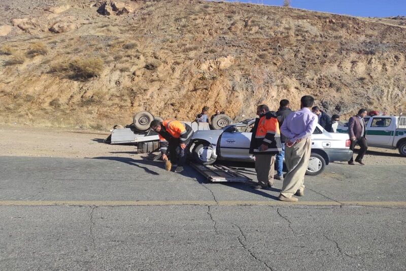 ۶ مصدوم حادثه واژگونی خودرو در جاده جهرم - شیراز متواری شدند ۶ مصدوم حادثه واژگونی خودرو در جاده جهرم - شیراز متواری شدند