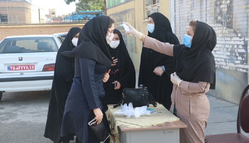 فرماندار گناباد: باید از بازگشایی مدارس فاقد تب سنج جلوگیری شود