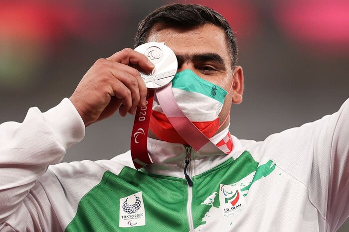 بیتسیاح: در دیدار با رهبر انقلاب از خوشحالی گریه میکردم