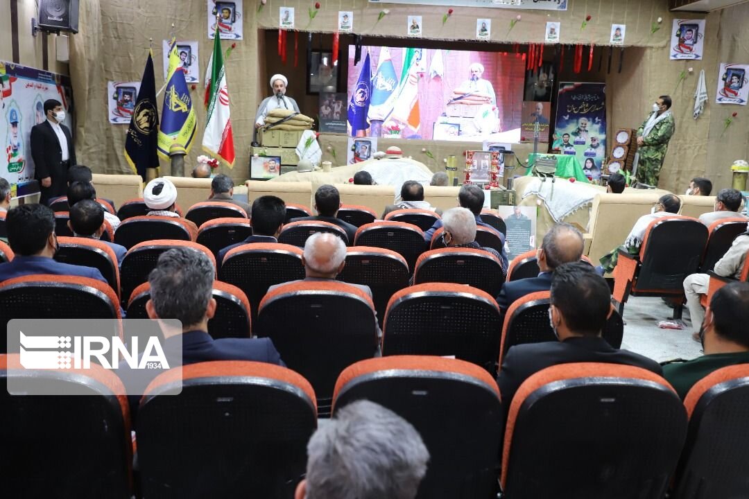 امام جمعه زاهدان: فرهنگ بسیج در جامعه باید فراگیر شود