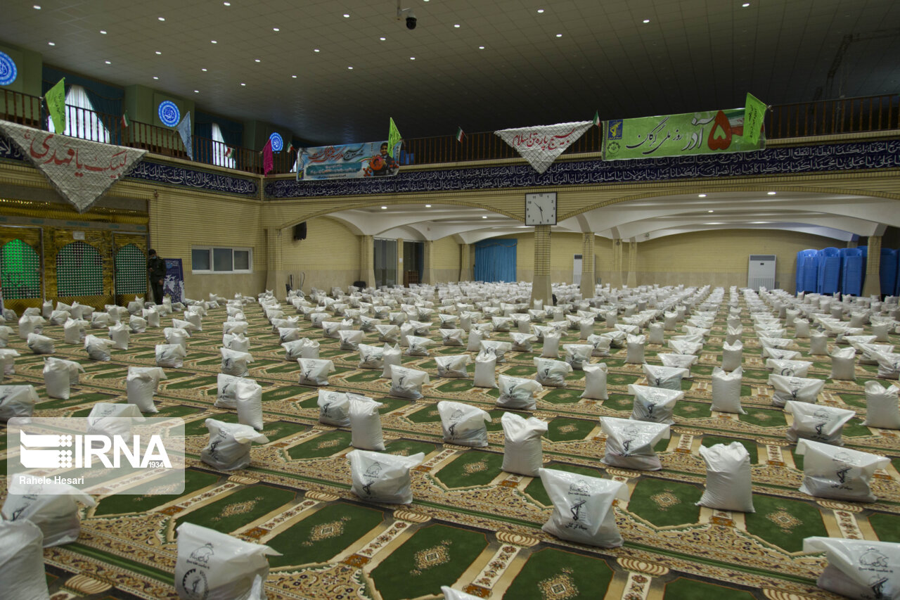 بسیج ۵۰۰ هزار بسته کمک معیشتی در گلستان توزیع کرد بسیج ۵۰۰ هزار بسته کمک معیشتی در گلستان توزیع کرد