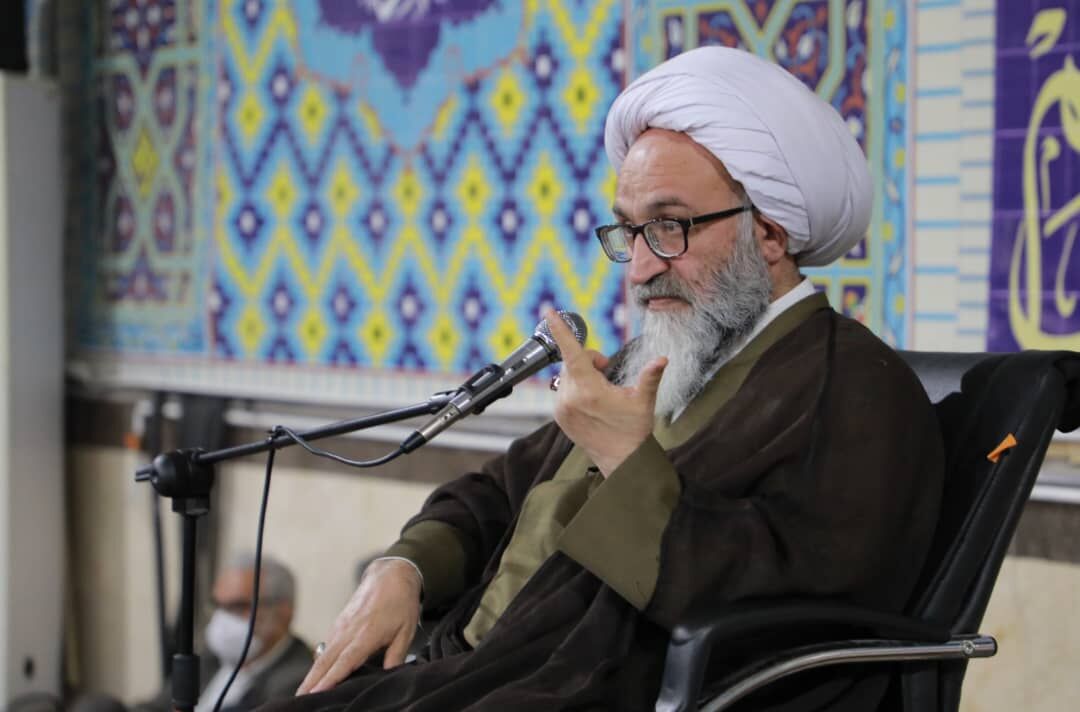 عضو خبرگان رهبری: احداث صنایع آب‌بَر در فلات مرکزی خلاف قانون است