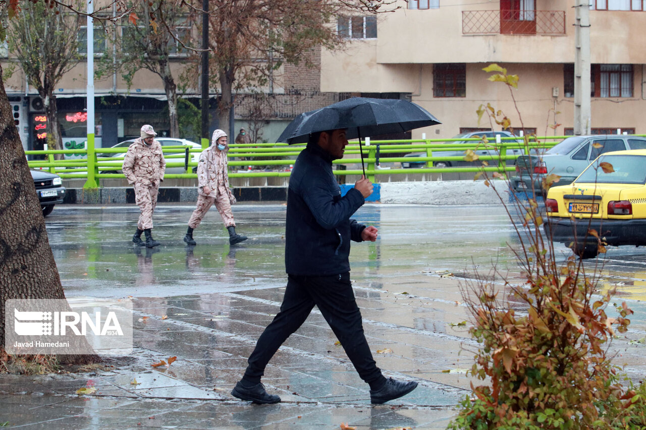 تداوم بارش باران در همدان