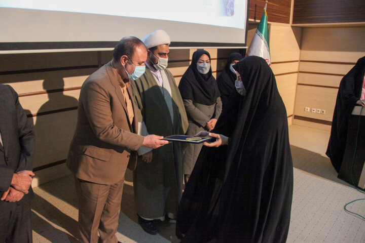 کتابداران و فعالان حوزه کتاب استان کرمانشاه تجلیل شدند