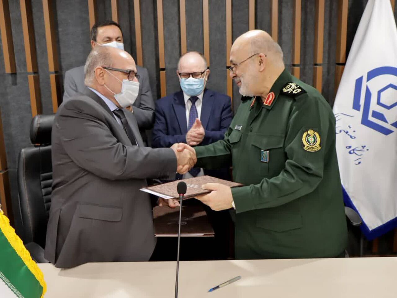 اتفاق يجمع بين جامعتي مالك الاشتر الايرانية ودمشق السورية اتفاق يجمع بين جامعتي مالك الاشتر الايرانية ودمشق السورية