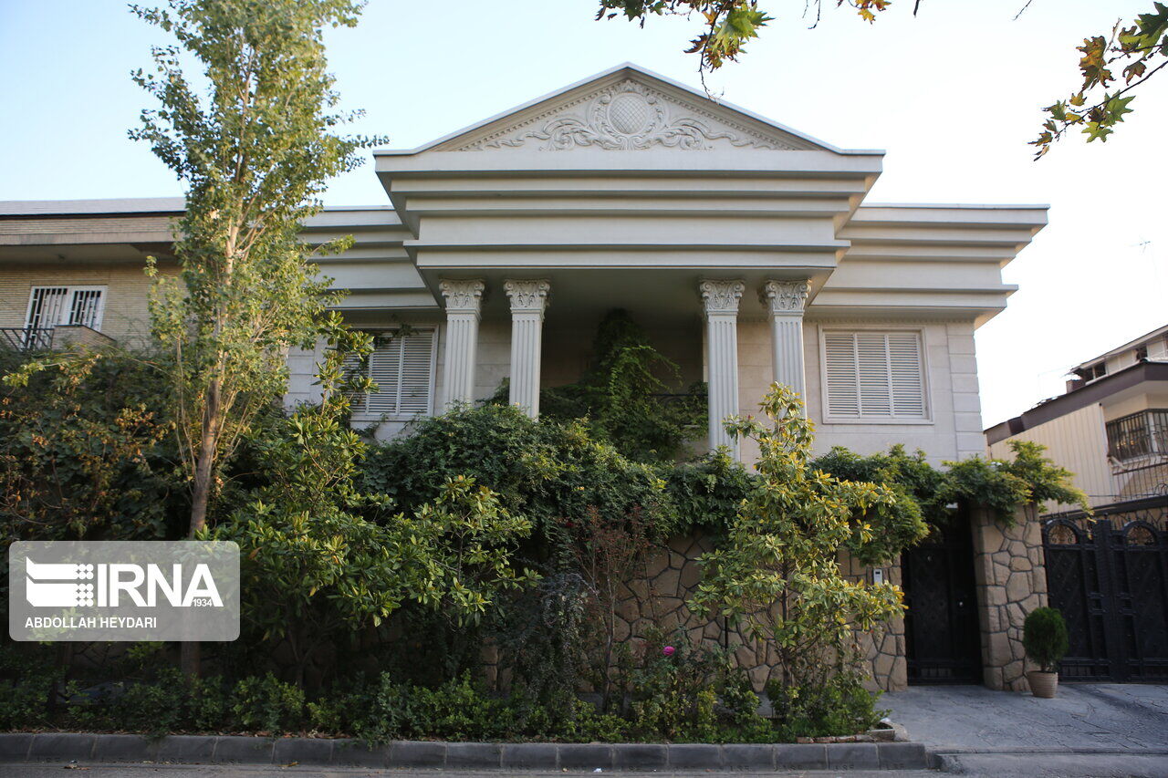 هجوم خوشنشینان لوکسنشین به حریم تهران هجوم خوشنشینان لوکسنشین به حریم تهران