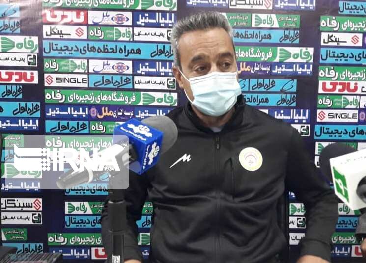 سرمربی تیم فوتبال فجر:فولاد خوزستان روی ضربات ایستگاهی به دنبال گل بود سرمربی تیم فوتبال فجر:فولاد خوزستان روی ضربات ایستگاهی به دنبال گل بود