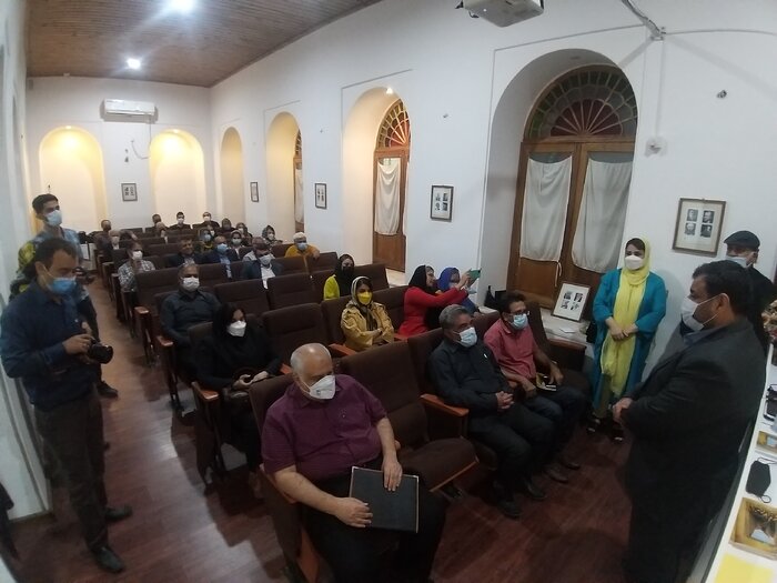 کتاب "تا انتهای همان همان کوچه" در بوشهر رونمایی شد