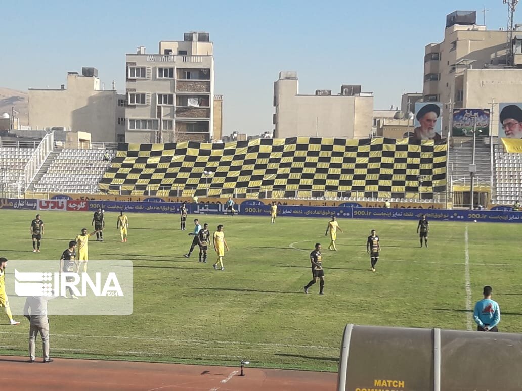 لیگ برتر فوتبال؛ فجر سپاسی شیراز مقابل سپاهان اصفهان شکست خورد لیگ برتر فوتبال؛ فجر سپاسی شیراز مقابل سپاهان اصفهان شکست خورد