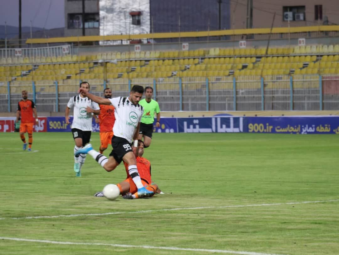 تیم فوتبال نفت مسجدسلیمان برابر مس رفسنجان مغلوب شد