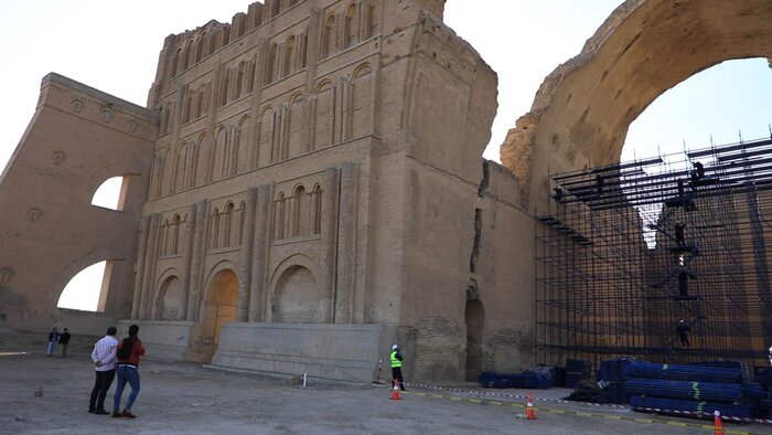 آینه عبرت/ گزارش تصویری از ترمیم طاق کسری