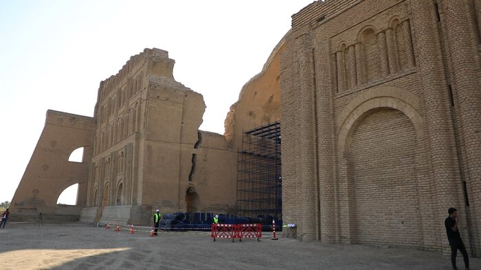 آینه عبرت/ گزارش تصویری از ترمیم طاق کسری