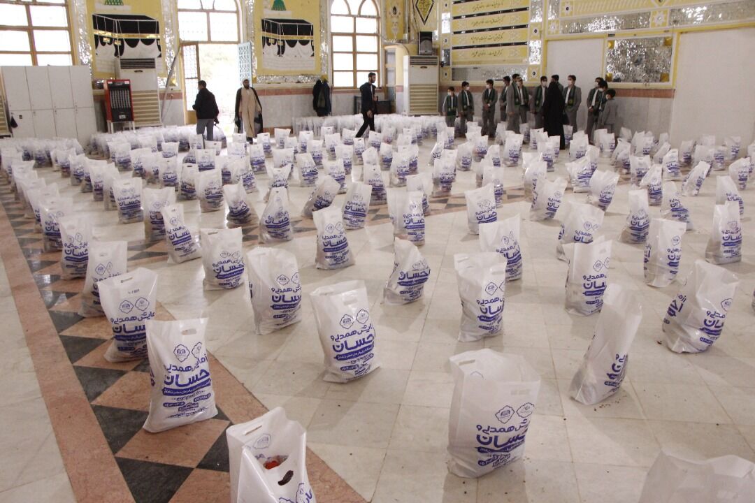 ستاد اجرایی فرمان امام در گلستان هزار بسته معیشتی توزیع کرد ستاد اجرایی فرمان امام در گلستان هزار بسته معیشتی توزیع کرد