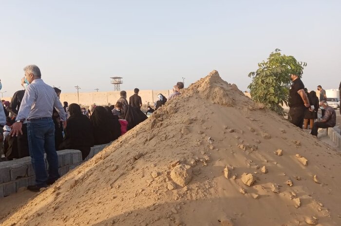 غم مضاعف سوگواران در "وادیالرحمه"  بوشهر