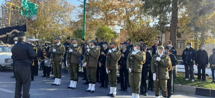 پیکر شهید مدافع امنیت با حضور گسترده مردم در نهاوند تشییع شد