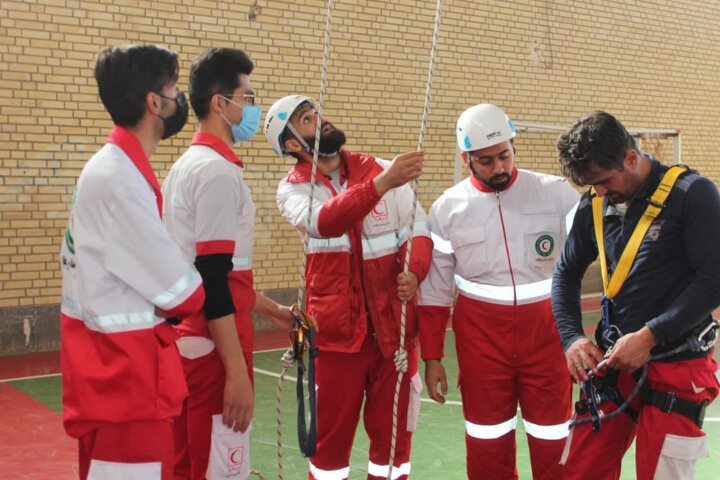 قرارگاه عملیات امداد و نجات راهاندازی میشود/آموزش ۱۵ هزار امدادگر