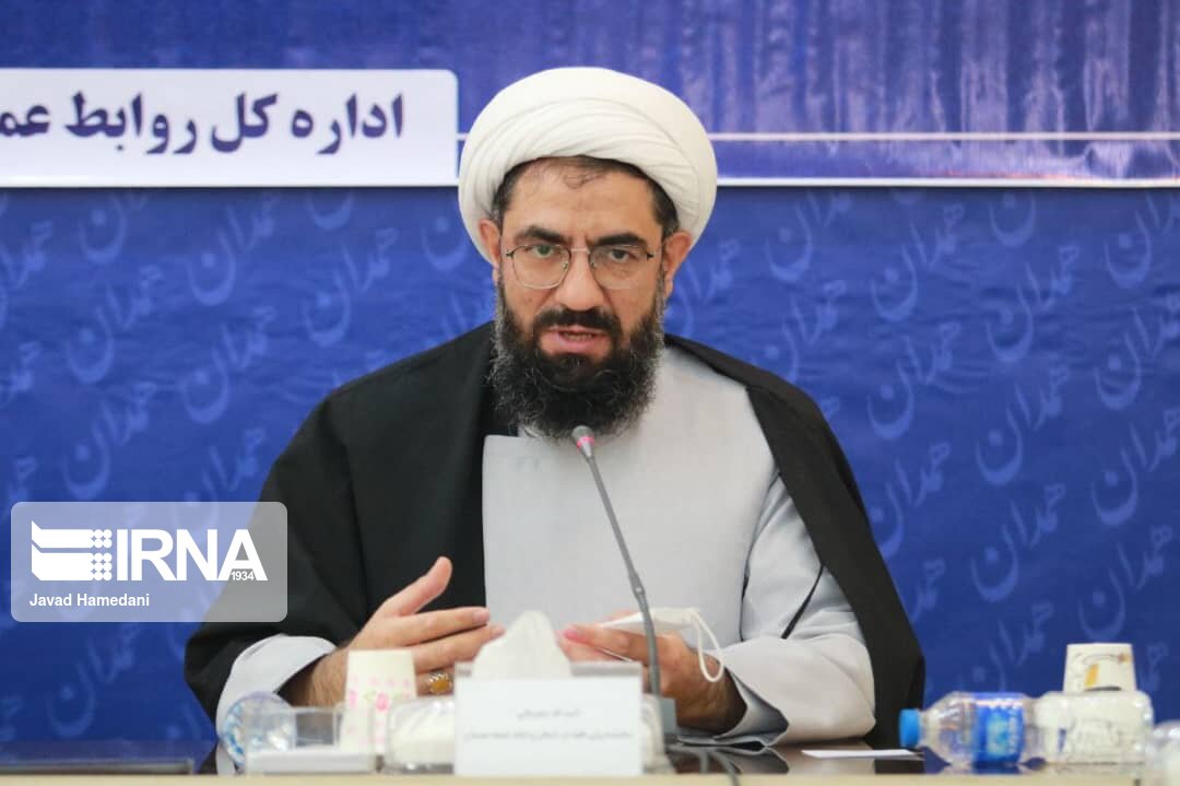 امام جمعه همدان:دولت برنامه‌ کوتاه‌مدت برای اصلاح وضع اقتصادی اجرا کند