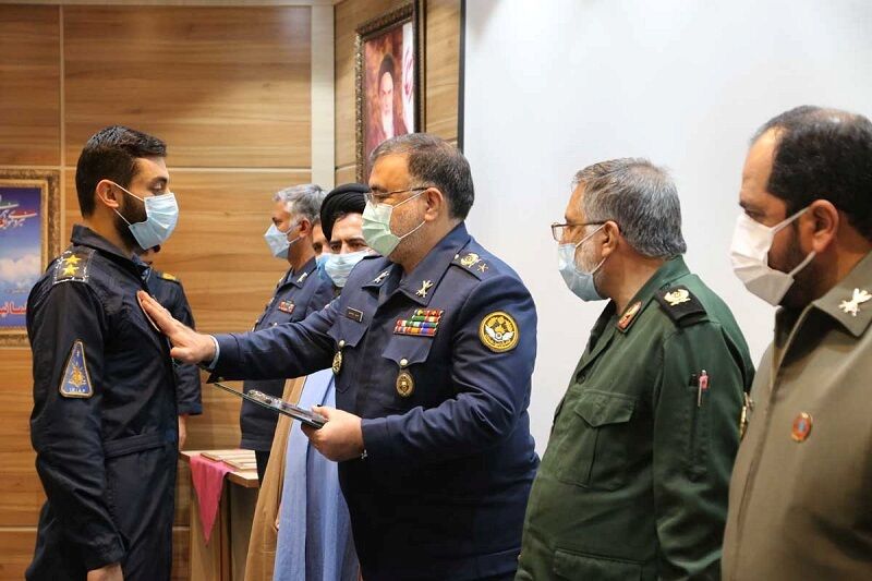 آیین دانش آموختگی افسران جنگ الکترونیک برگزار شد